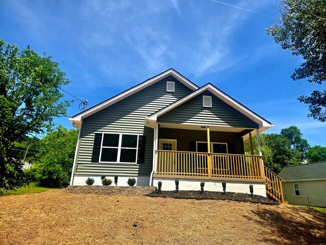 Building Photo - Gleaming new 3br/2ba construction in South Knoxville