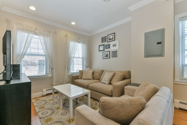 Photo - 277 Silver St Unit 2