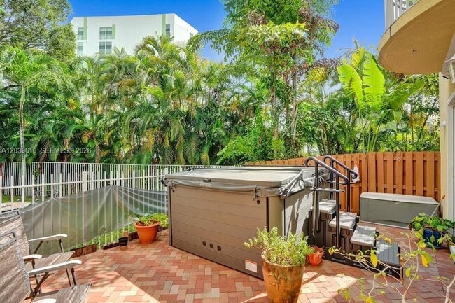 Photo - 409 SW 5th St