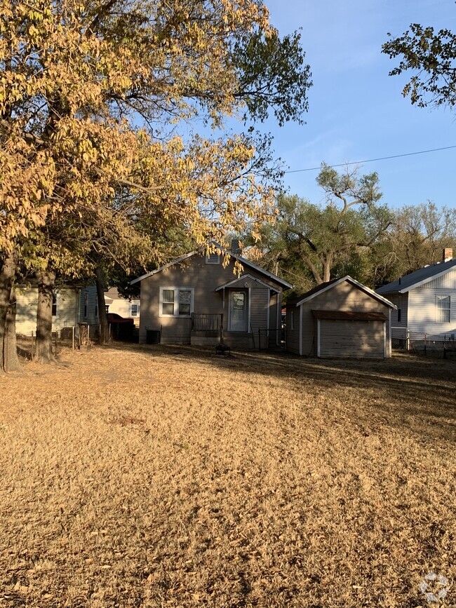 Building Photo - 1555 S Gold St Rental