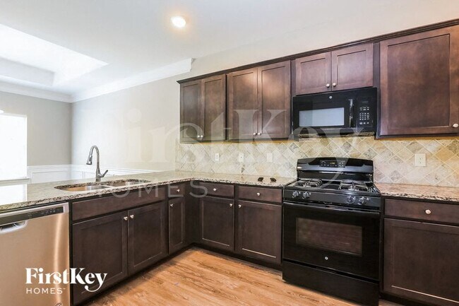 Photo - 566 Massey Ct