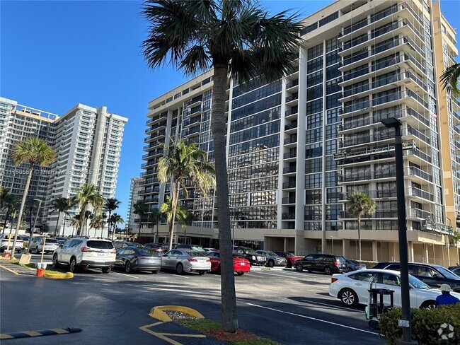 Building Photo - 2049 S Ocean Dr Unit 1510 Rental