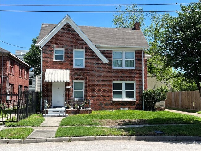 Building Photo - 2113 Berry St Unit A Rental