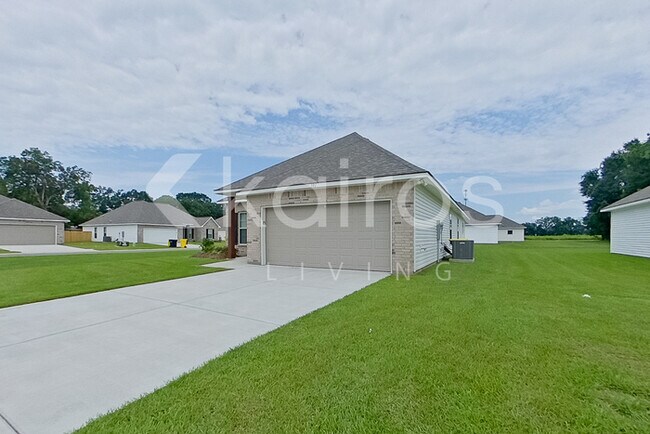 Photo - 101 Rainfall Ln