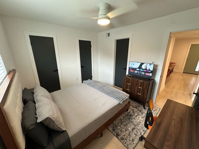 Photo - 1317 Newning Ave Unit SI ID1497887P