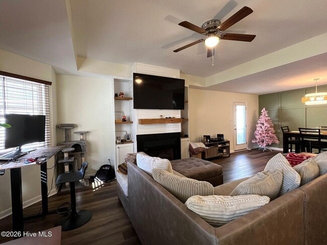 Photo - 323 Tokay Dr