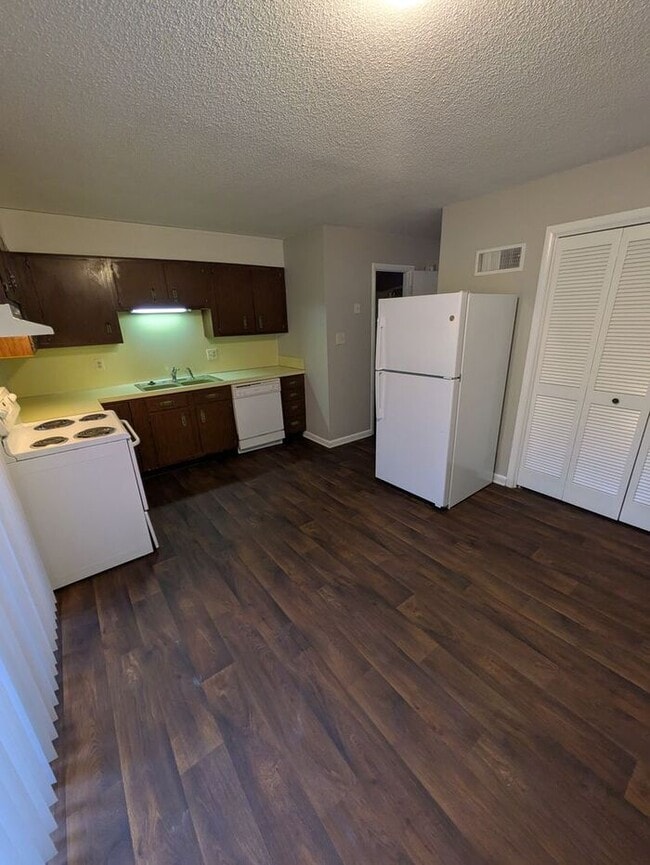 2BD/1.5BA Townhome in Francescan Terrace
