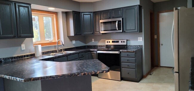 Photo - 5 Bedroom Home for Rent in Jordan on 2.5 a...