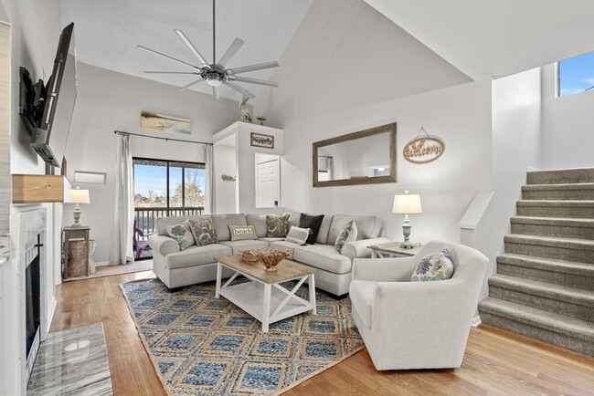 Building Photo - Furnished All-Inclusive 4bed/3bath condo a...