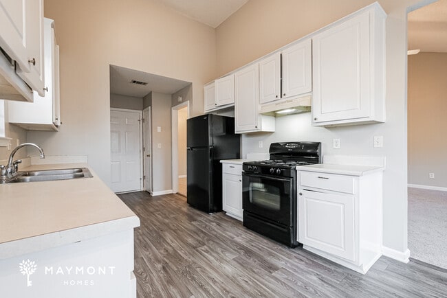 Photo - 1045 Meadow Glen Cir