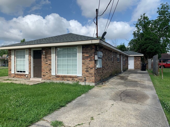 510-12 Chalmette Ave. - 510-12 Chalmette Ave. Apartment Unit 512 Chalmette Ave.