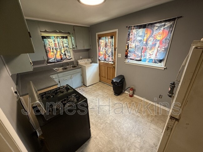Photo - 3347 Bedford Ln