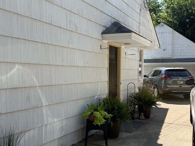 Photo - 4040 Salem Ave S