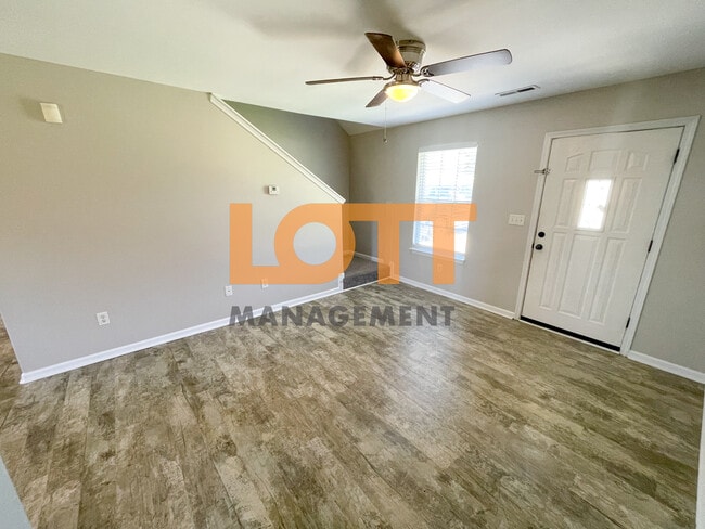 Photo - 204 Jarrett Ln