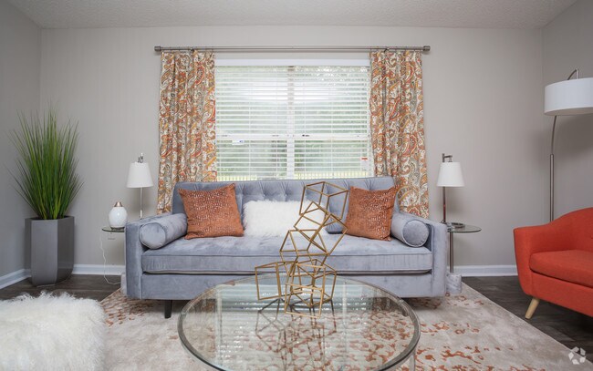 1BR, 1BA - 704 SF