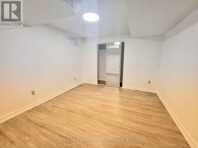 Photo - 37 Sandham Crescent