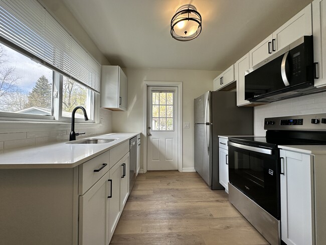 Photo - 307 S 5th Ave