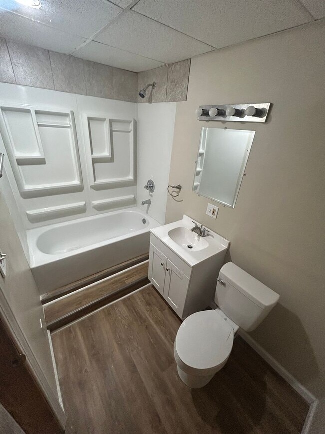 Building Photo - 1-bedroom apartment in Yorktown $775 Unit #4 9845