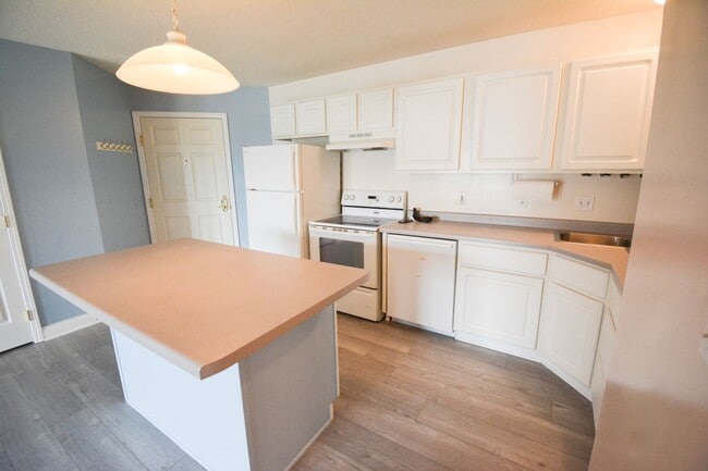 Photo - Great Willows condo w/great deck area!