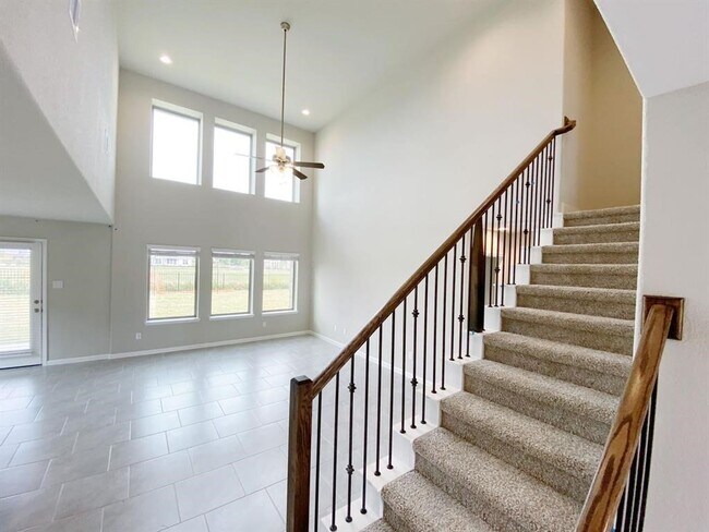 Photo - 9219 Downing St