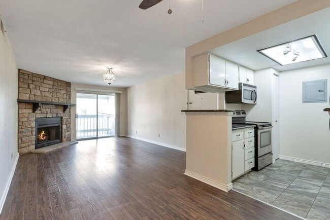 Photo - Charming 1 beds 1 bath in Aurora!**Owner i...