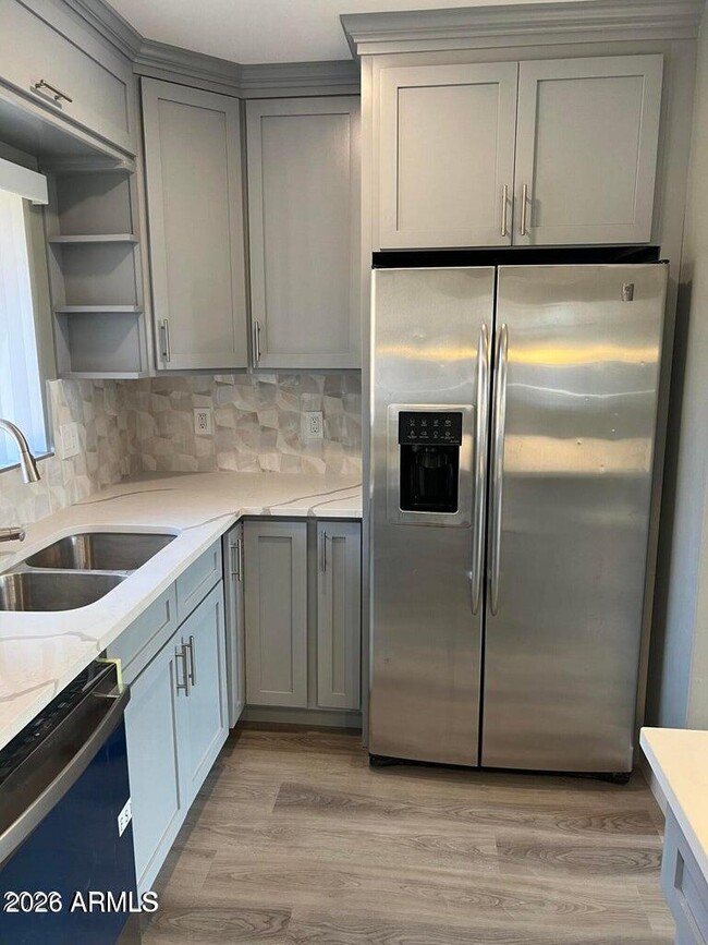 Photo - 10 E Mountain View Rd