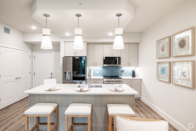 Current 1BR, 1BA - 745SF - Kitchen