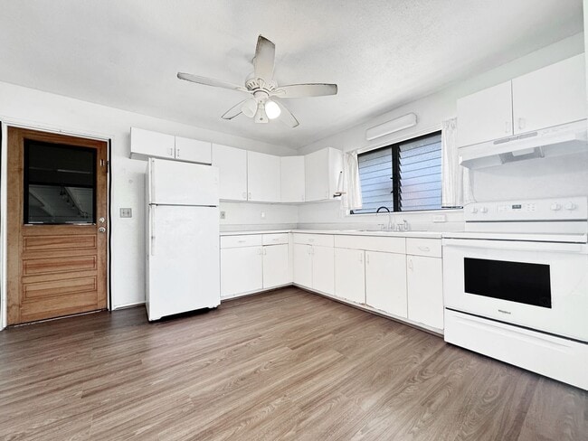 Photo - Pet-Friendly Single Family Home Blocks from Kailua Beach