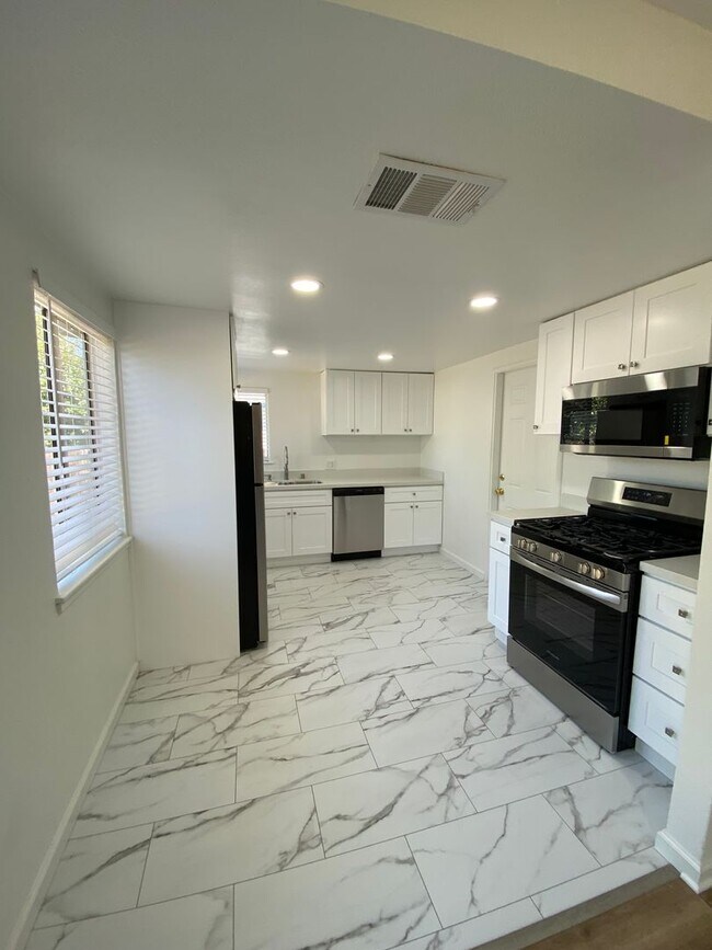 Photo - 3 BD/ 1BATH HOUSE LOCATED NEAR DOWNTOWN VA...