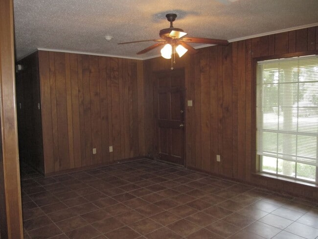 Photo - 305 W Florida Ave