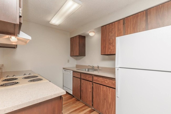 Lincoln Village Apartments
