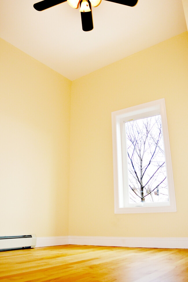 Photo - 8 Haswell St Unit APT 2