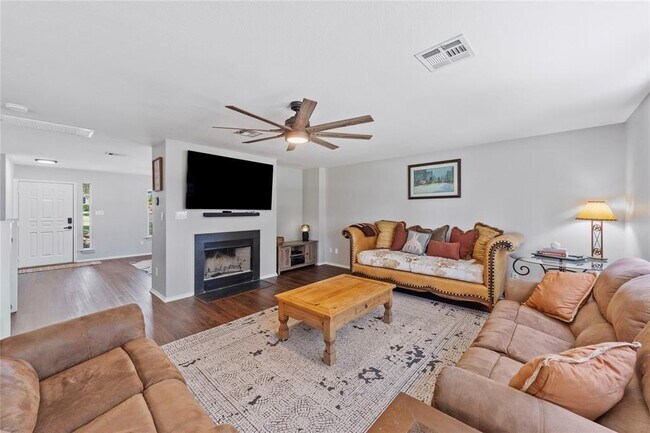 Photo - 201 S Sumac Ln