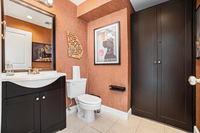 Photo - 2626 Peachtree Rd Unidad 403