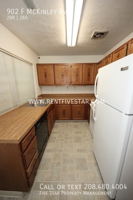 902 F McKinley Ave-
