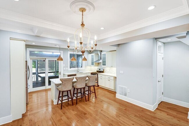 Photo - 2926 12th St NE