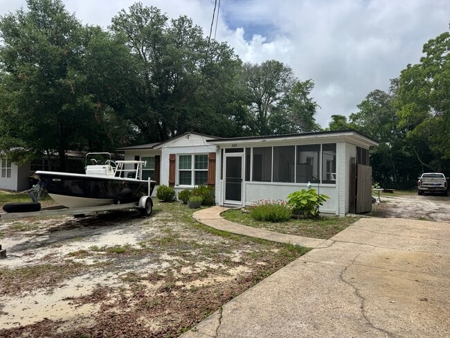 Photo - 359 Okaloosa Rd NE