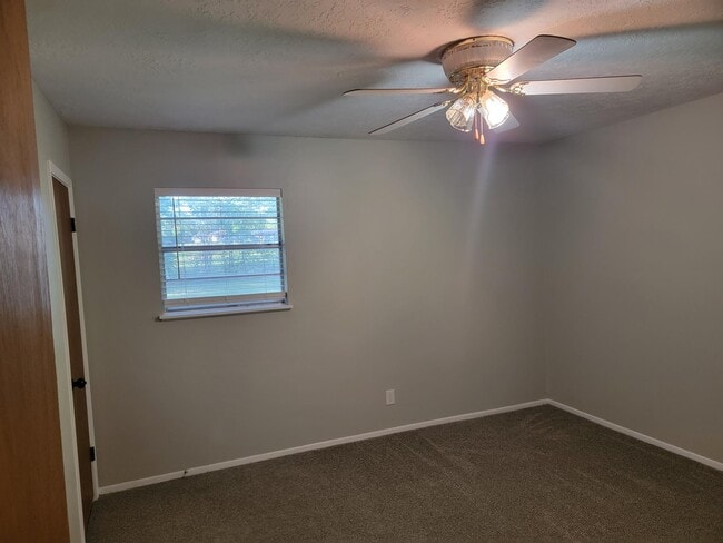 Cama primaria 1 (2) - 221 County Road 4050