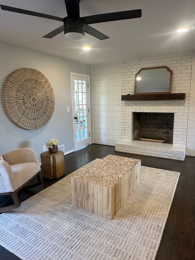 Photo - Gorgeous Lake Home on Lanier!