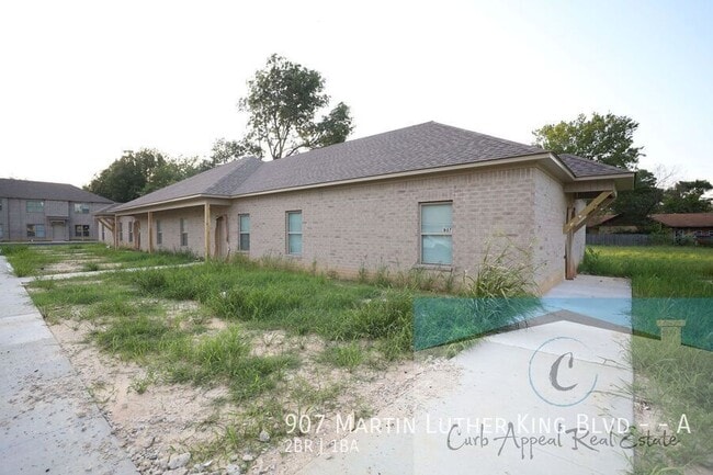 Photo - 907 Martin Luther King Blvd --A Unit A