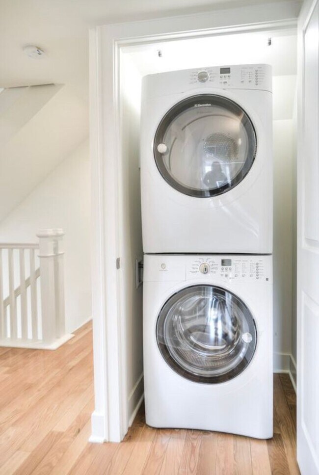 Photo - Catherine924 Unit D