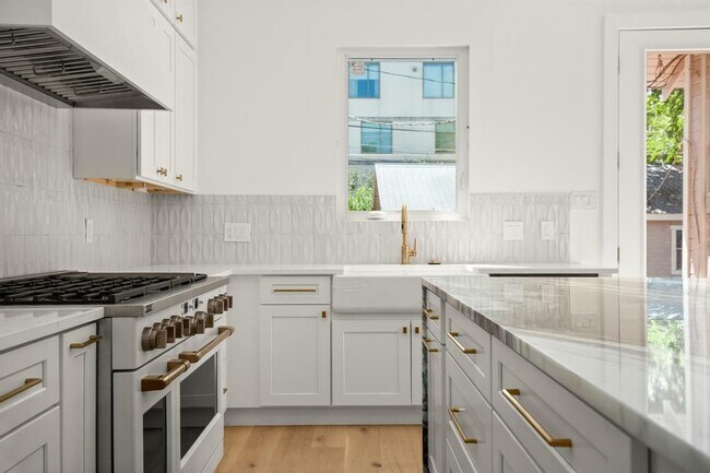 Photo - 1604 Nickerson St