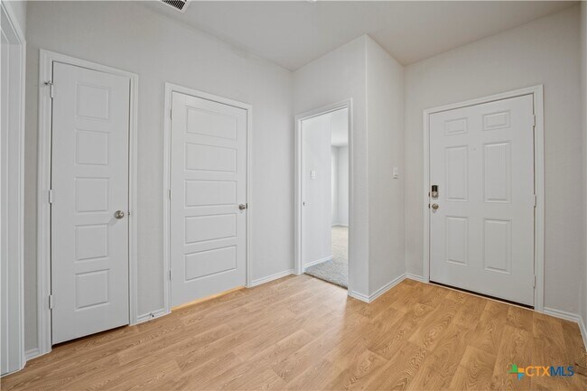 Photo - 465 Payton Dr