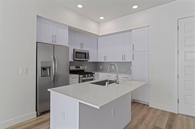 7300 E Earll Dr Unit 1018