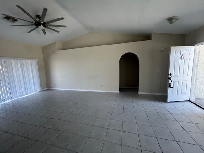 Photo - 427 SE 16th St