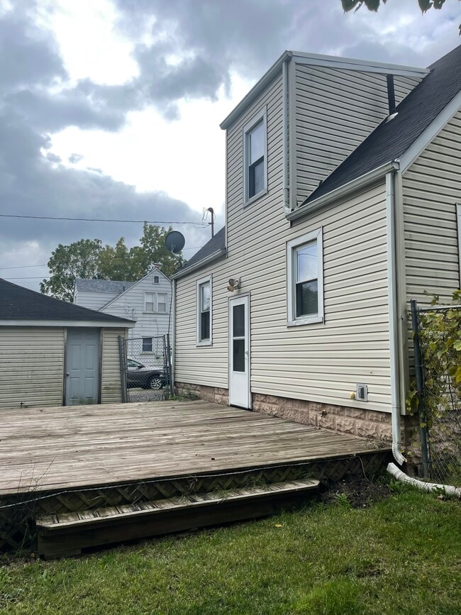 Photo - 8215 Rutledge St