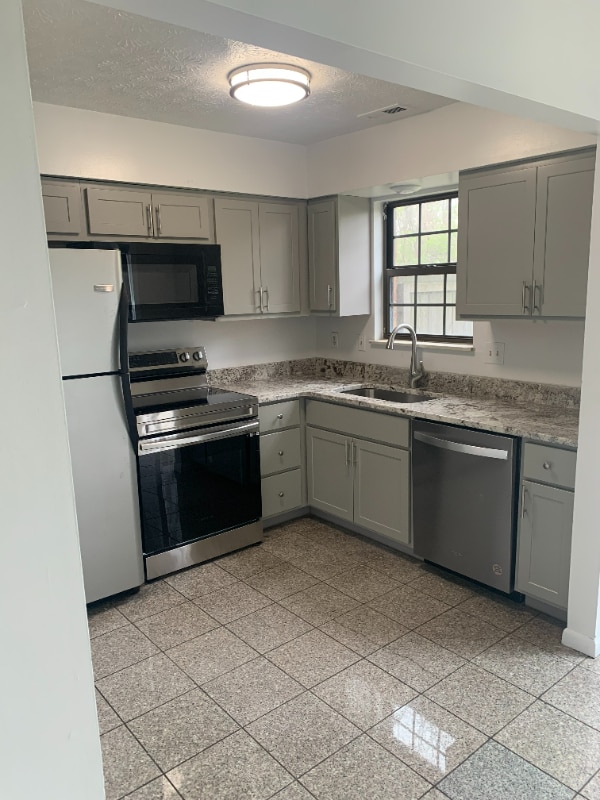 Photo - 720 Ohio Pike