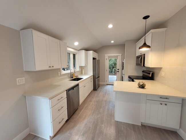 Photo - 7279 SW Canyon Ln