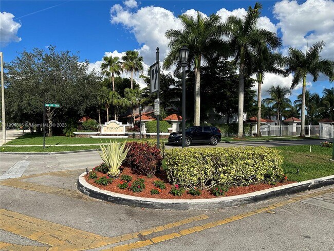2764 SW 83rd Ave