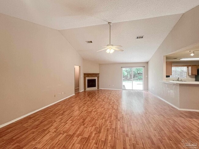 Photo - 902 Catskill Ln